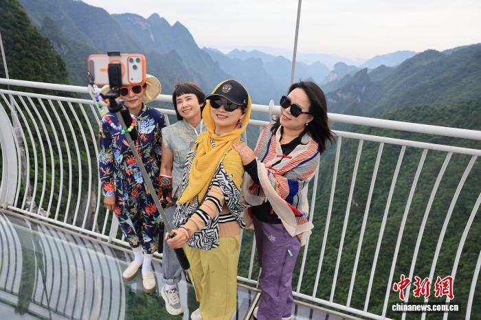 数字娱乐新趋势：AI赋能下的互动体验 - 巅峰国际